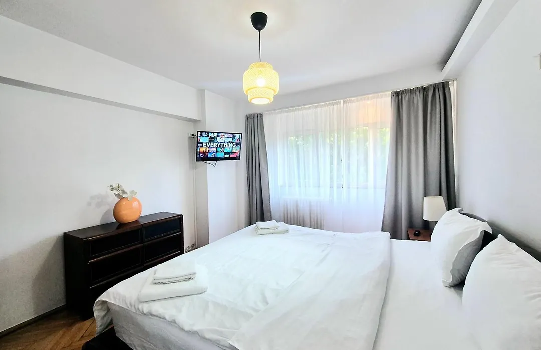 Airy & Comfortable - Elegant 2Br With Parking Parliament-1